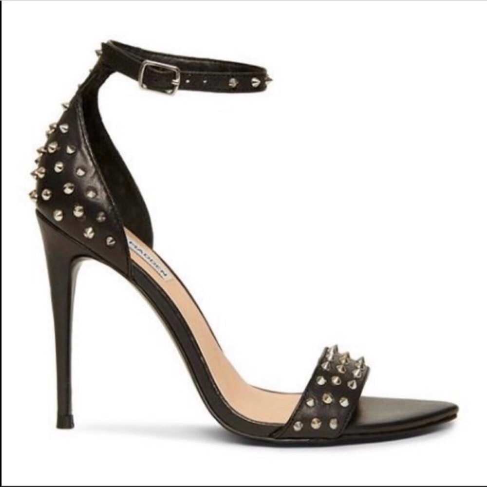 🅰️ NWOB Steve Madden Black Studded Heels Size 9